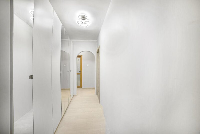 Vatra Luminoasa, decomandat, renovat, ready to move in.